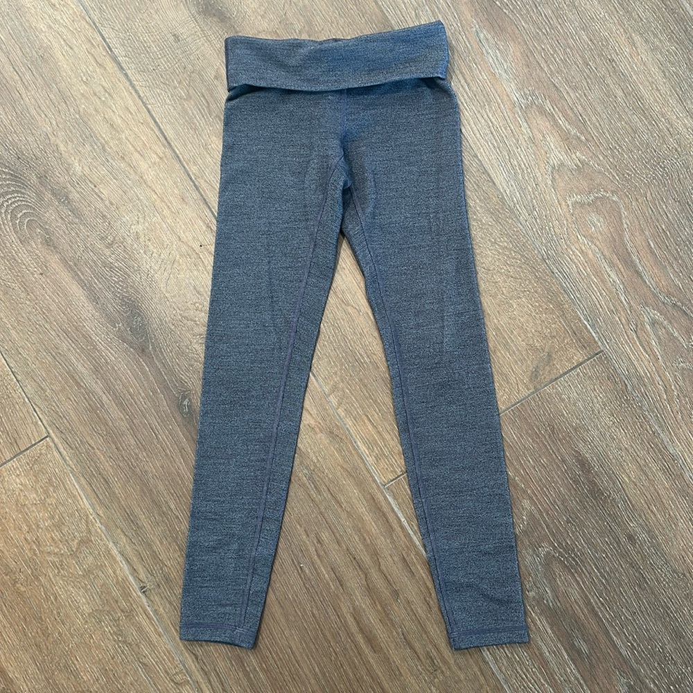 Ivivva by Lululemon girls pants. Size 8. Color grey.
